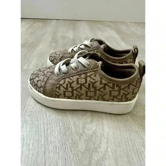 DKNY Toddler Slip On in excellent condition size‎ 7/6 - Picture 4 of 7